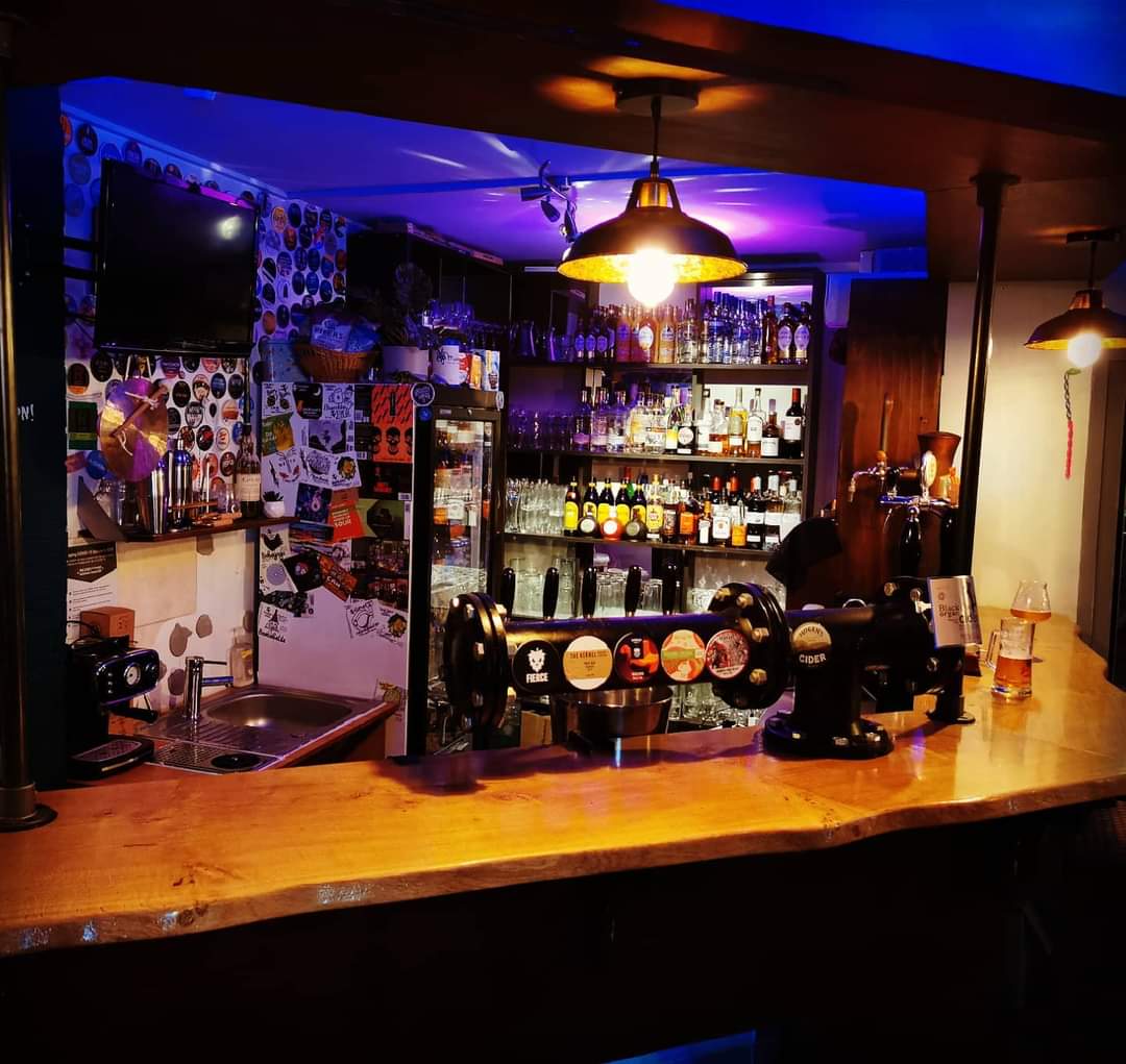 JabbarwockyShef's tweet photo. Aaaaaand, we're open! Lots of nice beer &amp; food on the go + more outdoor seating. Come say hi 👋 #caskisback https://t.co/XgK3tspLdd