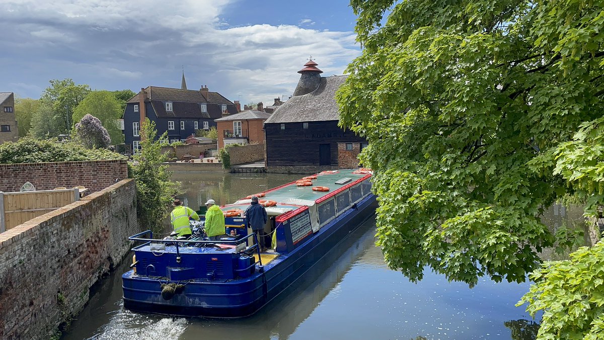 DanChichester's tweet photo. Good to see @Leeandstortboat emerging from lockdown and on a practice run past Folly Island and into the turning pool earlier. A cheerful glimpse of Summer between the rain showers! The hourly river bus between #Hertford and #Ware returns on the May bank holiday. #RiverLea ⛴🌞 https://t.co/JdTVYZK4pm