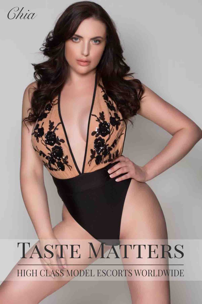 VivDutchess's tweet photo. Introducing our new gorgeous model Chia

#londoncompanion 
#britishmodel
#elitelady

Your taste is our matter ✨

Subscribe to our mailinglist, link in bio! 
For bookings &amp; inquiries contact us 
+31610892027 https://t.co/ioEU44lOiE