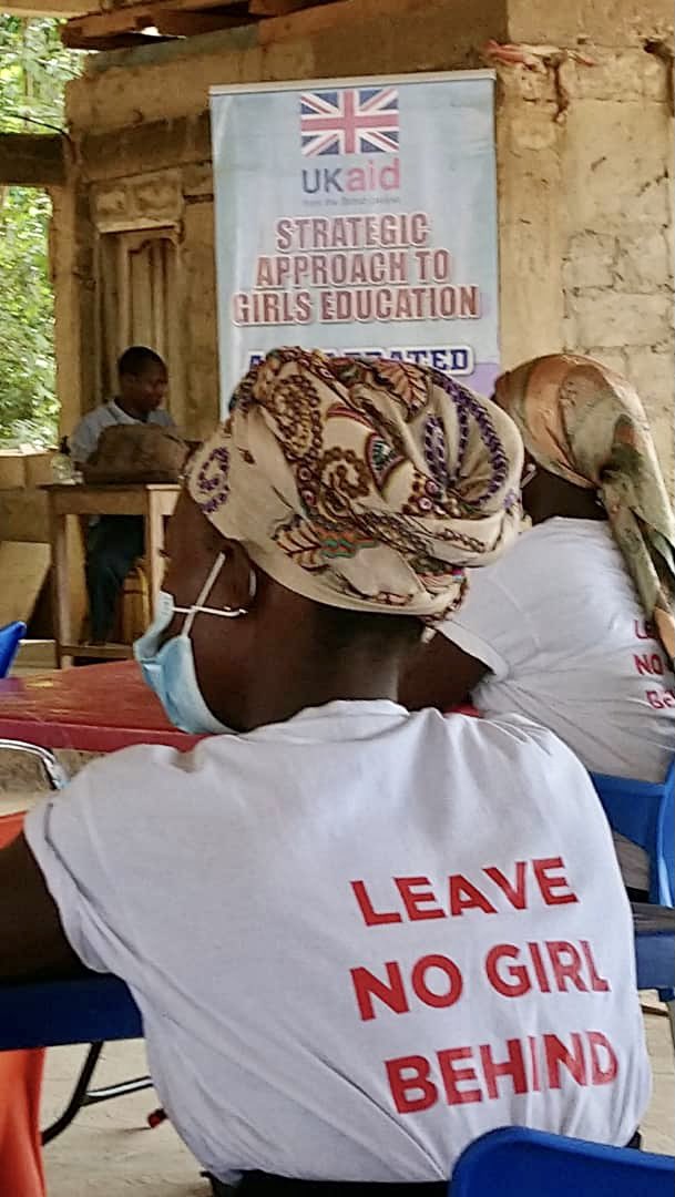 PhilipSmithFCDO's tweet photo. Great to be out in Aburi today with Special Envoy @HelenGrantMP meeting some of the 17,000 out-of-school girls being given a second chance at an education by #UKAid. Many of these young women have never been to school or left early because they married, had a baby or had to work. https://t.co/06lcfViwj4