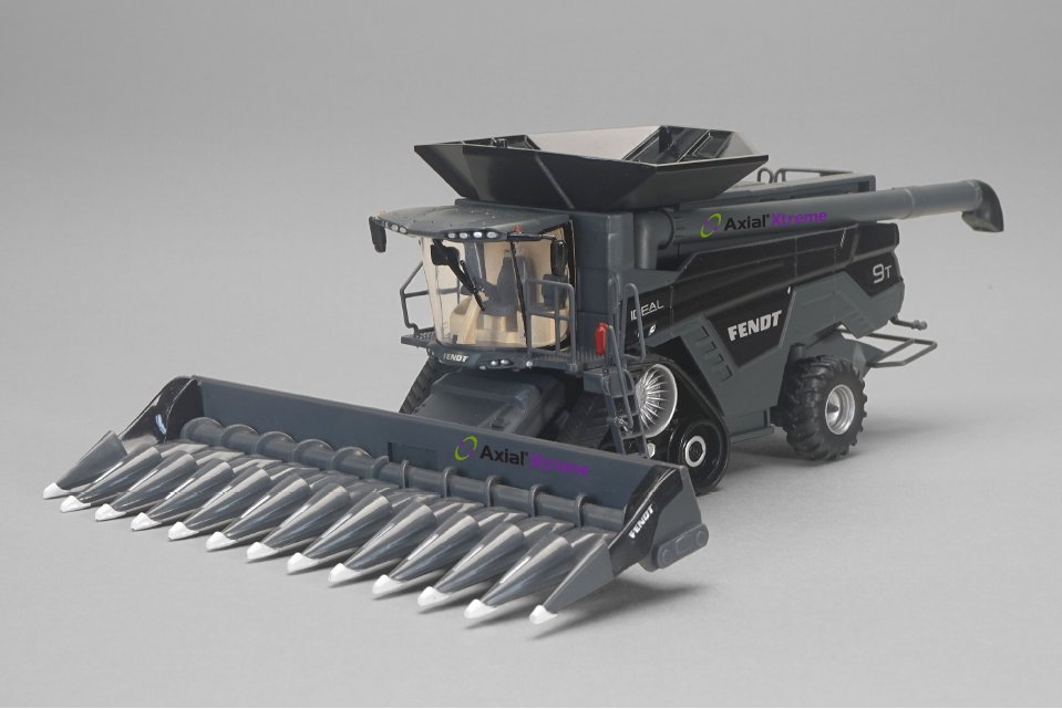 Would you like to own one of these combines? Be one of the first 30 to retweet to claim your 1:64 scale Fendt IDEAL combine courtesy of Axial® Xtreme. #MyCerealSeason.

See contest details: bit.ly/2RGKoWV