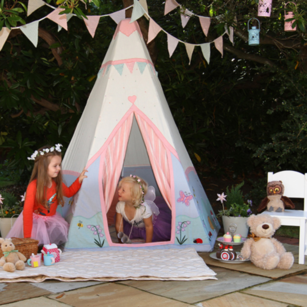 WinGreenKids's tweet photo. Beautifully embroidered and 100% cotton.

Our Playhouses &amp; Wigwams make the perfect gift for your little ones. 💚

https://t.co/lyPENGVRVD https://t.co/2L4WM8tkxa