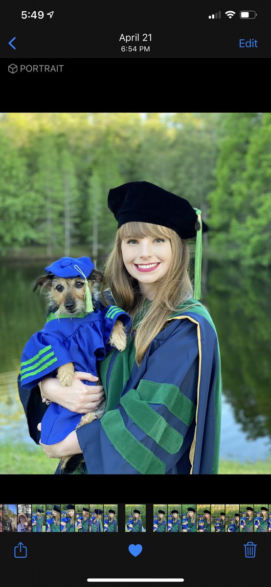 AshlefROSEnSecN's tweet photo. A Doctor and a Dogtor #officiallyMD https://t.co/yn5JxNbR5K