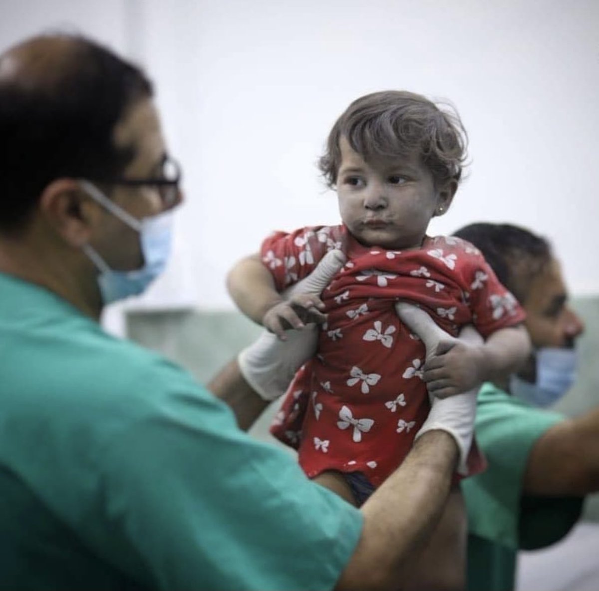 azzaslimene_'s tweet image. At least 200 Palestinians in #gaza have been killed ! Including 58 Children this week ! 58 CHILDREN !!! That means 30% of those killed by Isr*el in Gaza this week have been CHILDREN! That’s NOT an Accident!  ITS A WAR ON CHILDREN #GazaUnderAttak #غزة_تحت_القصف