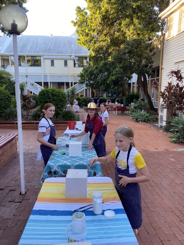 hildasboarding's tweet photo. Painting and creating our Family House Totem Poles #weloveboarding #independentschools #nationalboardingweek https://t.co/sP9jw80Qgz