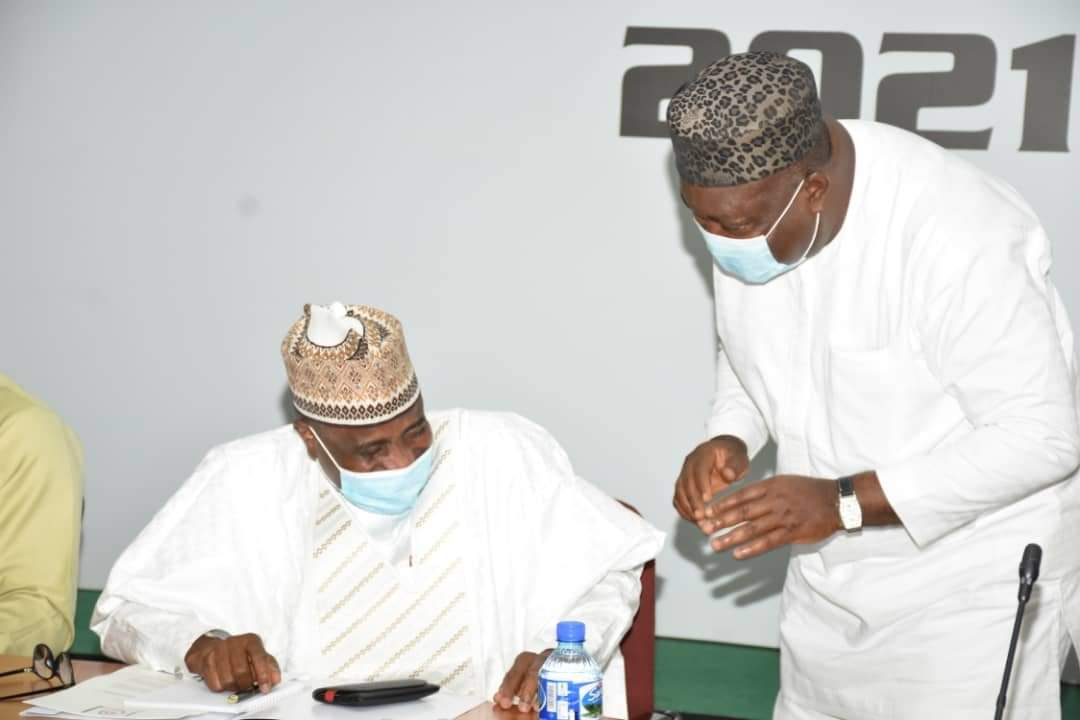 ItsHDM's tweet photo. JUST IN: The Head Of The Table @AWTambuwal presides over @OfficialPDPNig Governor's Forum meeting in Ibadan, Oyo State #Nigeria https://t.co/8zjXcfnIT2