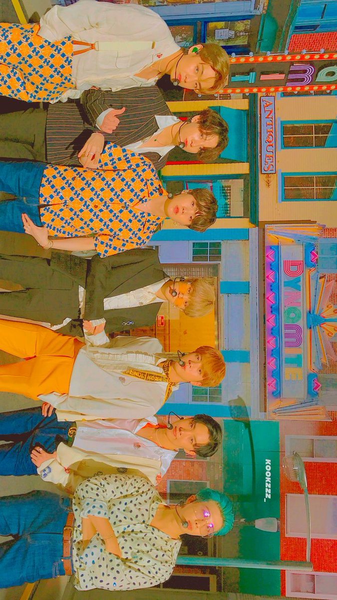 Agust_Min_Suga's tweet photo. I'm voting for @BTS_twt for #BBMAsTopSocial. RT to vote too! https://t.co/o347lrd4oV
