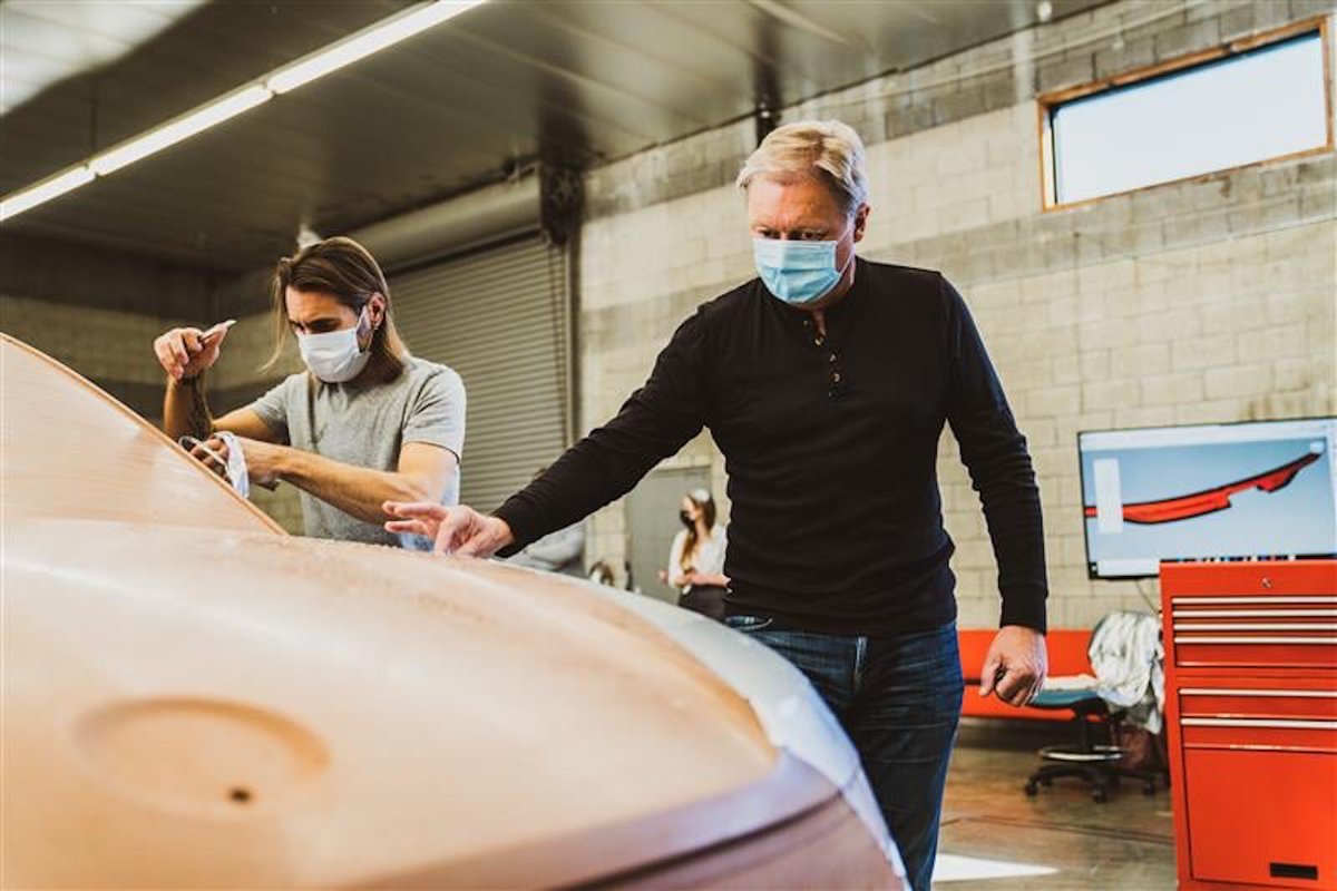 HeadlightNews_'s tweet image. Fisker Inc. and Foxconn finally signed the deal to produce the nascent EV maker&apos;s second battery-electric vehicle. The pair call it Project PEAR, reports TheDetroitBureau. bit.ly/2S2rGZD #ProjectPEAR #Fisker #foxconn