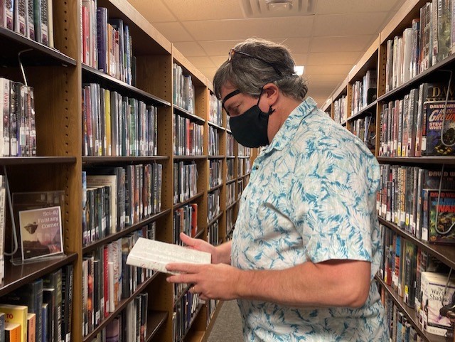 Meet Chip!
Your RRPL job: Library Supervisor, 31 years
What animal would you like to be: Tiger
Who would you like to have lunch with: Jesus
What was the last thing you read: Ready Player Two
#StaffSpotlight https://t.co/aTDzm3kLHU