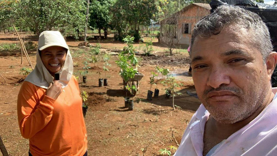 UCamponesa's tweet photo. PRODUTOR RURAL TERÁ CRÉDITO POR APLICATIVO - Produtor rural desde 1991, Pedro Firmino, a mulher Simone Alves Pinheiro e os cinco filhos trabalham na criação de 50 ovelhas em cerca de 15 hectares

Leia mais em: https://t.co/XPwMnnsWsV

#UNC #MentesLivres #TerritóriosLivres https://t.co/sDxe0TROlw