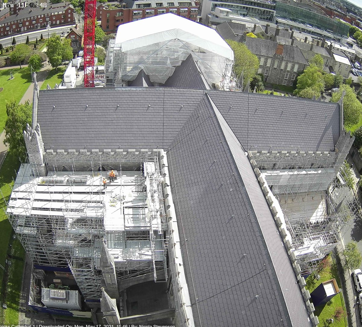 b2_architects's tweet image. Work now underway to remove Layher's largest free standing scaffold in Europe as works near completion at St Patrick's Cathedral, Dublin.  #stpatrickscathedral #highroofs #conservation bit.ly/2S2Cp6l