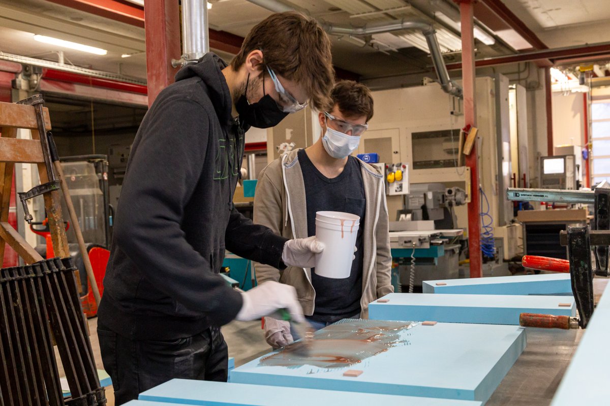 swissloop's tweet image. During the many hours invested in planning the shell and chassis molds, we were supported throughout by our partner Cimform. 

#Swissloop #Hyperloop #Technology #Engineering #Innovation #Research