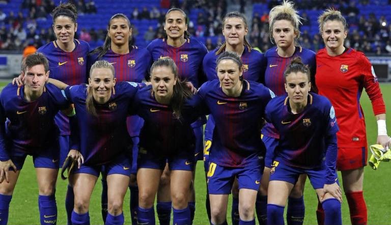 Erusso7's tweet image. #LeoMessi se queda en el @FCB pero a la vez apuesta por las campeonas de euro @FCBfemeni 

Grande Leo!