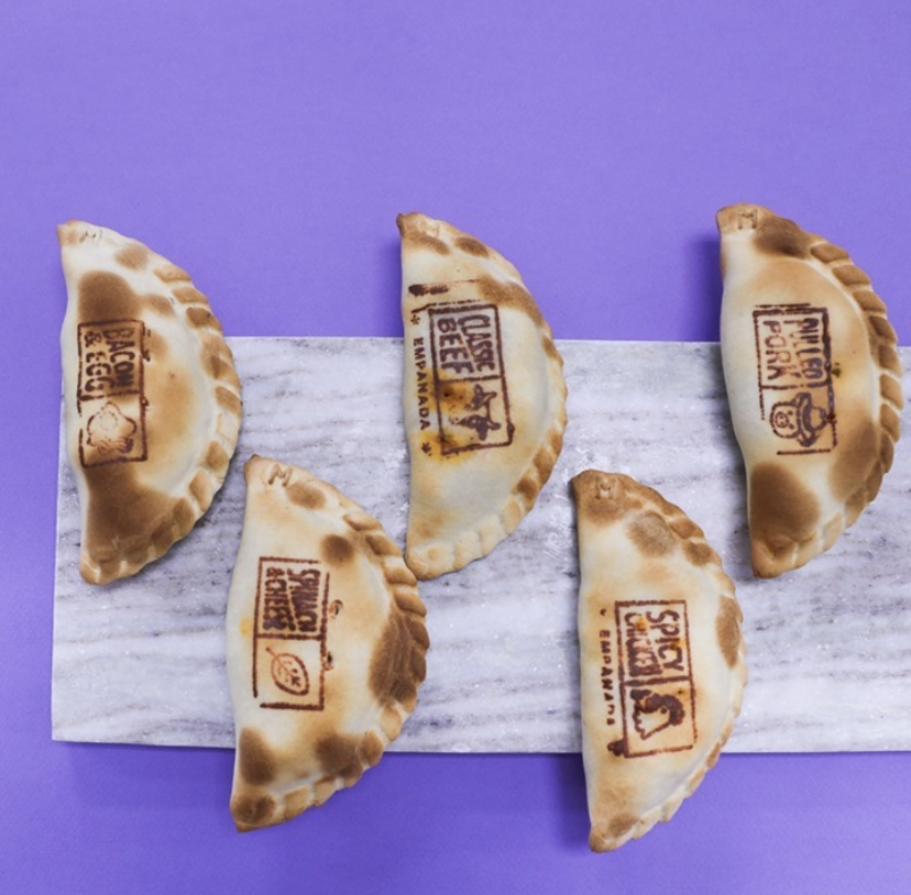 It’s the perfect day for a warm and delicious hand-held snack. Visit <a href="/HMEmpanadas/">Half Moon Empanadas</a> for a variety of savory and sweet empanadas that you can enjoy before you catch your flight. 📍<a href="/iflymia/">Miami Int'l Airport</a> North Terminal by Gate D-29.