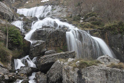 GoodtripPamplo1's tweet photo. Parque Nacional de los Lagos de Plitvice
El Parque Nacional de los Lagos de Plitvice es el más popular del país y está situado en la región de Lika. ¿Te imaginas poder recorrer un paisaje en el que se alternan lagos, cascadas y manantiales? Increíble verdad?😁✨ https://t.co/dzPi94UCiA
