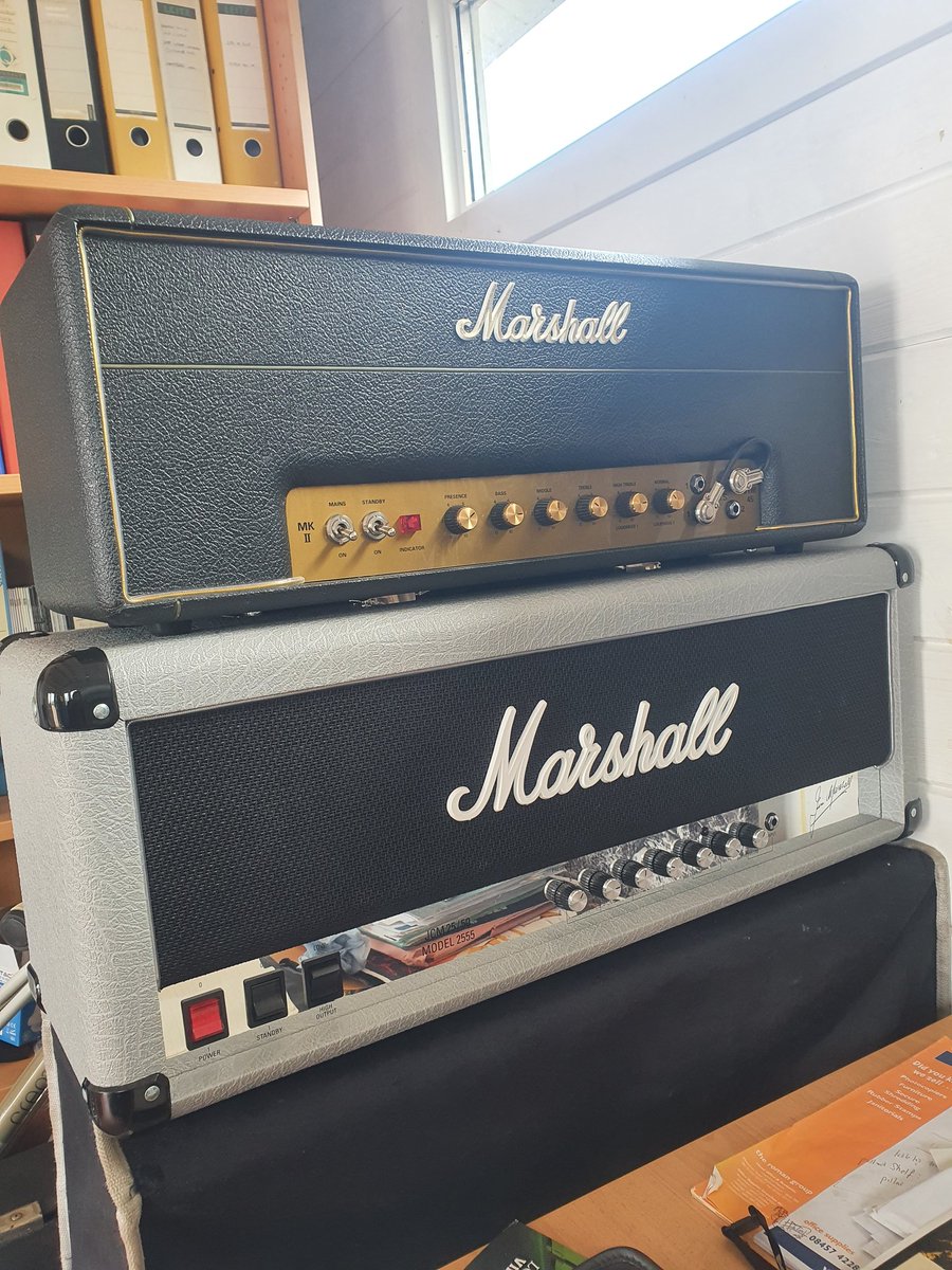 JDMusify's tweet photo. Back in the office after lockdown... I've missed the view from my desk!?! 👌😉 #MarshallMonday #ARoomWithAView #MarshallSilverJubilee #JTM45 @marshallamps https://t.co/mOzVPiWa2Y
