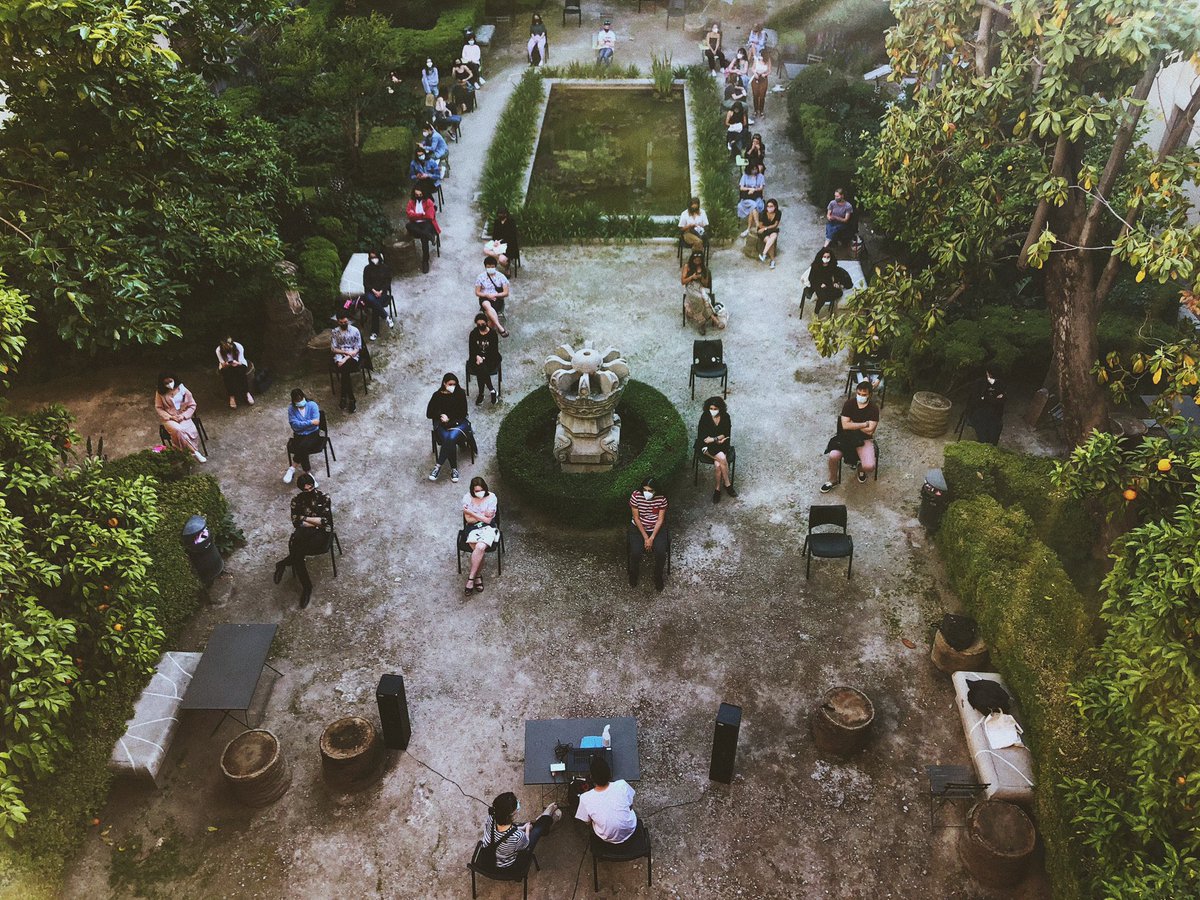 detiUGR's tweet photo. Os dejamos unas fotitos del micro abierto del jueves, ¡muchas gracias a todas las que vinisteis! Esperamos poder organizar más cositas así pronto 🌷💐🌾🌺🌼 https://t.co/W1ScpZjCFx