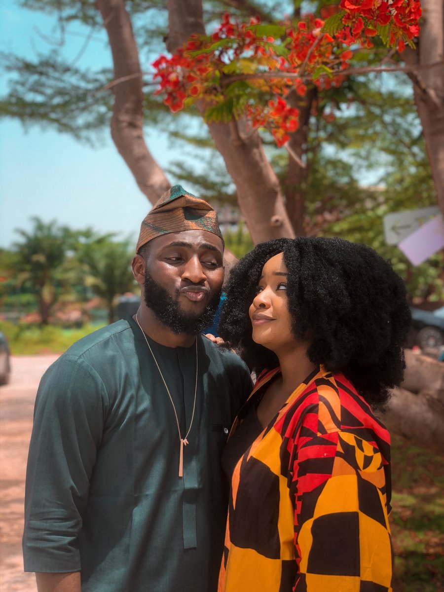 Depraiz's tweet photo. When we got married, we were optimistic about making our relationship work so we decided to put up laws in place that each of us would uphold to make the home run smoothly.

What we didn't know was that OUR SELFISH EXPECTATIONS HAD MORE INFLUENCE on the laws than we knew #Thread https://t.co/tUk5Y8FGVX