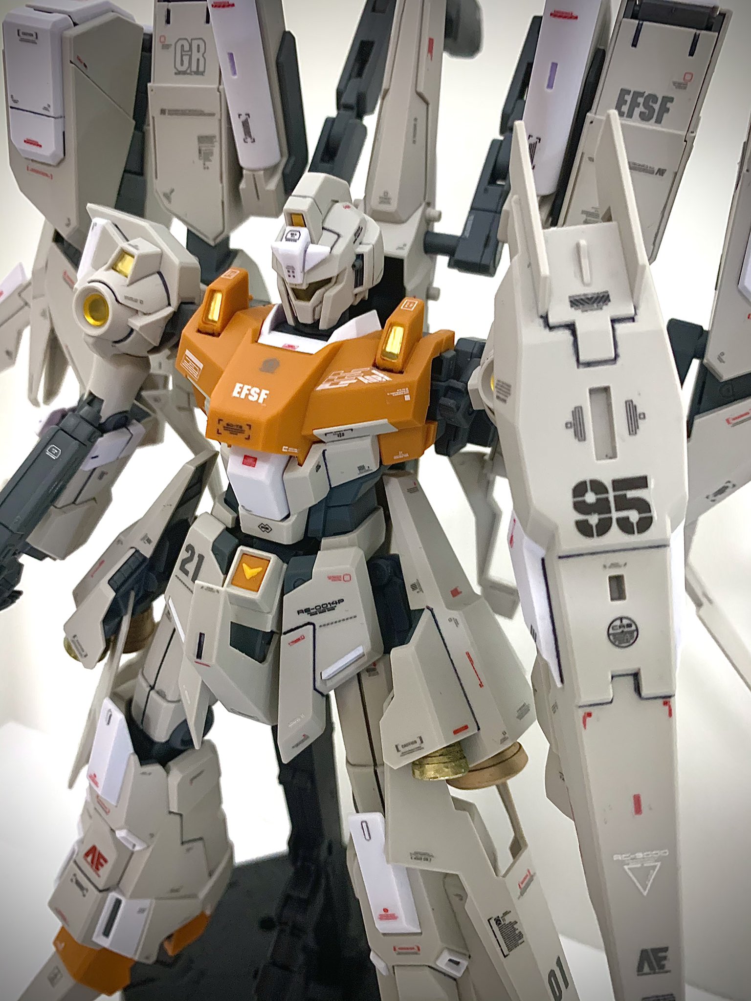 陸戦型やっくん Mg リゼルc型 キットはほぼノーマル デカール増して 艶消しトップコート 珍しく撮影が上手くいったのと 元キットの出来の良さでなかなか私にしてはタマランチ会長です アニメでは活躍しませんでしたがとても好きな機体です