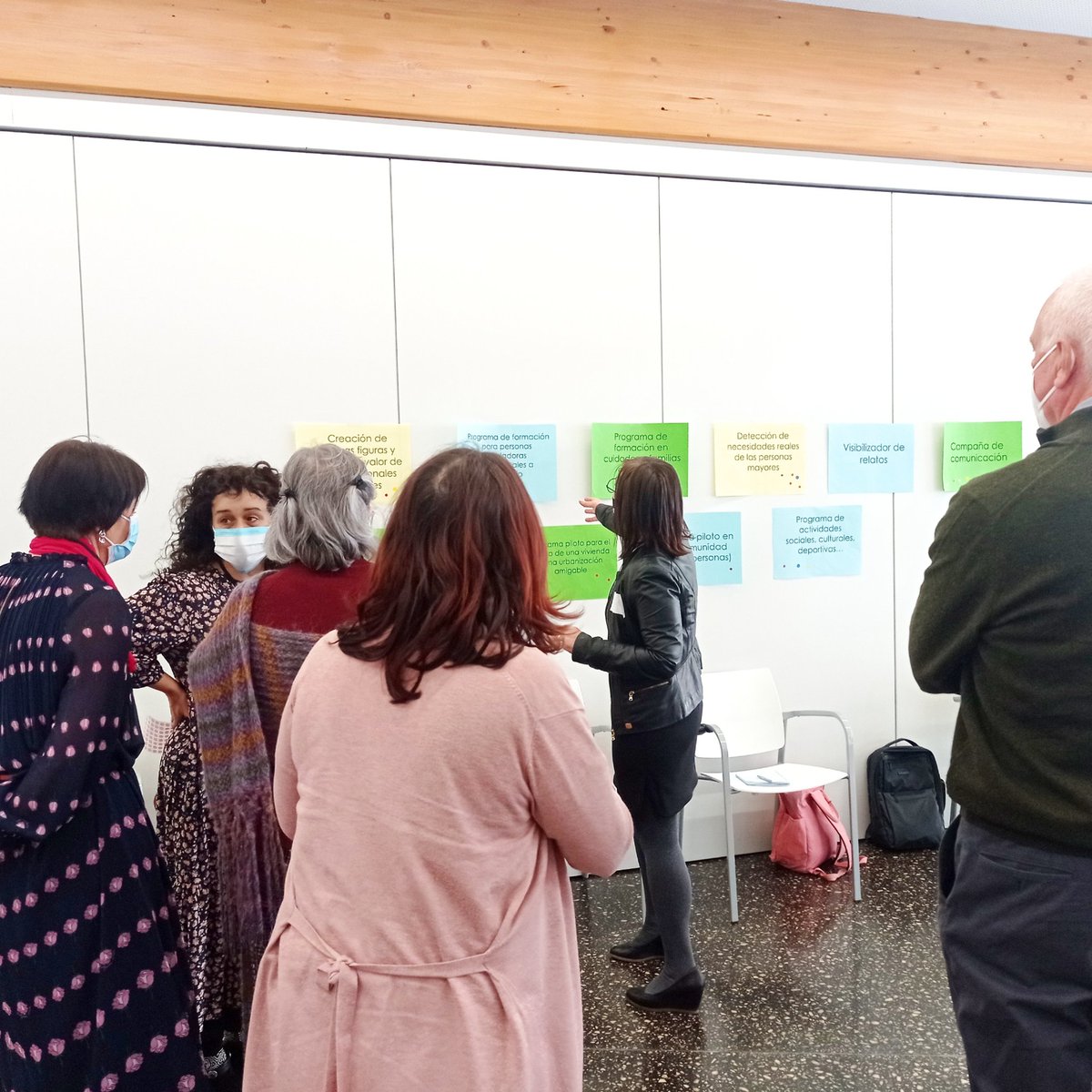 Artehazia's tweet photo. Esta mañana hemos tenido la última sesión de trabajo con el Grupo Motor de #NagusiLab, proyecto de innovación social para la creación de una red comunitaria de cuidados a personas mayores en Álava, en la que hemos priorizado de forma conjunta futuros proyectos a desarrollar https://t.co/NxrlcNvbNM