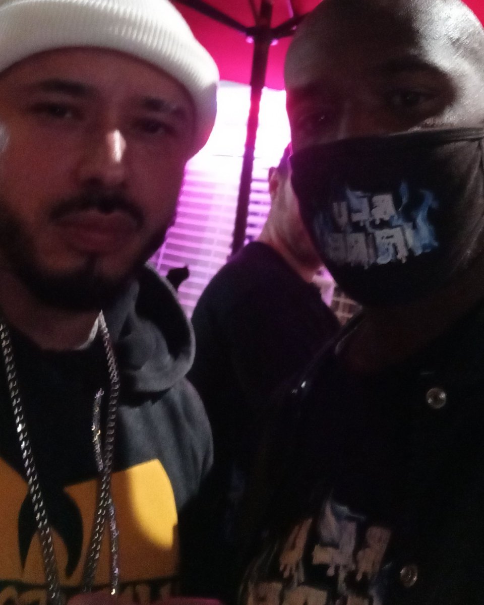 otdadetonator's tweet photo. @REALDOMPACHINO #killerarmy #wutang #wutangaffiliates @otdadetonator @blufireclothingline chilling choping it up after the show #unerground #source #hiphopculture #hardcorehiphop #hiphopscene. https://t.co/sS5vUjjOSC