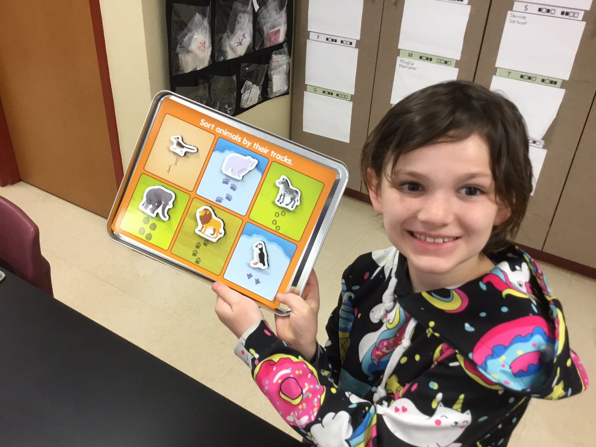 gesmakerspace's tweet image. Second graders rocking their centers!