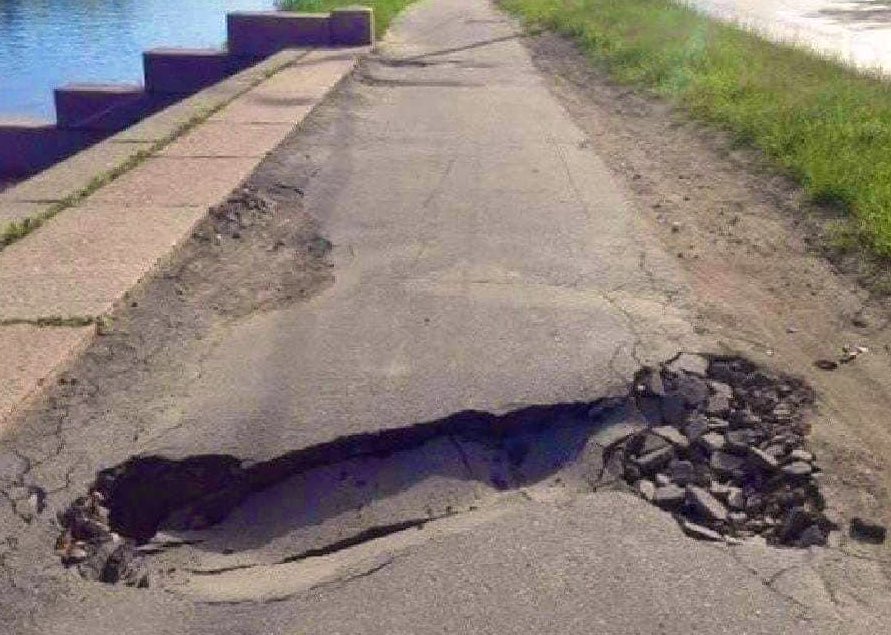 NICKMERCS's tweet image. Good morning ☀️ 

Went for a run this weekend, BAD IDEA. Tripped on a rock &amp;amp; hit the pavement hard. Backs a lil fucked up but should be 100% soon. Look at the damage 🤕 anyway, I’m on soon. See ya in there 💥

Twitch.Tv/Nickmercs 
#MFAM | #FaZeUp