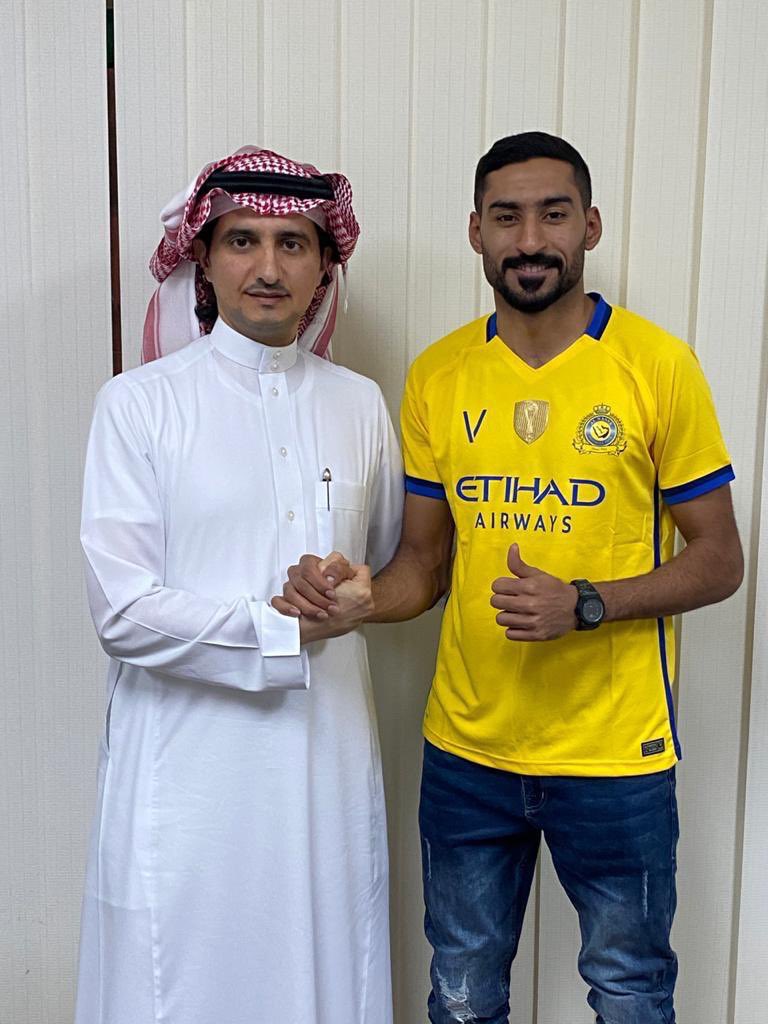 Gfsooly's tweet photo. النصر أهان الهلال بجميع الطرق ..

أخذوا منهم عوض خميس 
أخذوا منهم علي الحسن
أخذوا منهم ملعب الجامعة 
أخذوا منهم تاليسكا 

دعس تاريخي ! https://t.co/r3Mmlza0A0