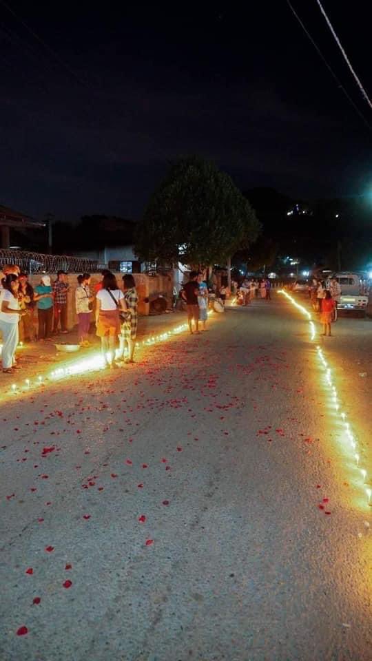 Haruonchill's tweet photo. Locals of Kyaukme, Northern Shan State staged one month prayer vigil protest for Ko Aung Ko Ko Phyo who was shot dead by Junta Terrorists. 

#WhatsHappeningInMyanmar 
#May17Coup https://t.co/bmsOBzBmGf
