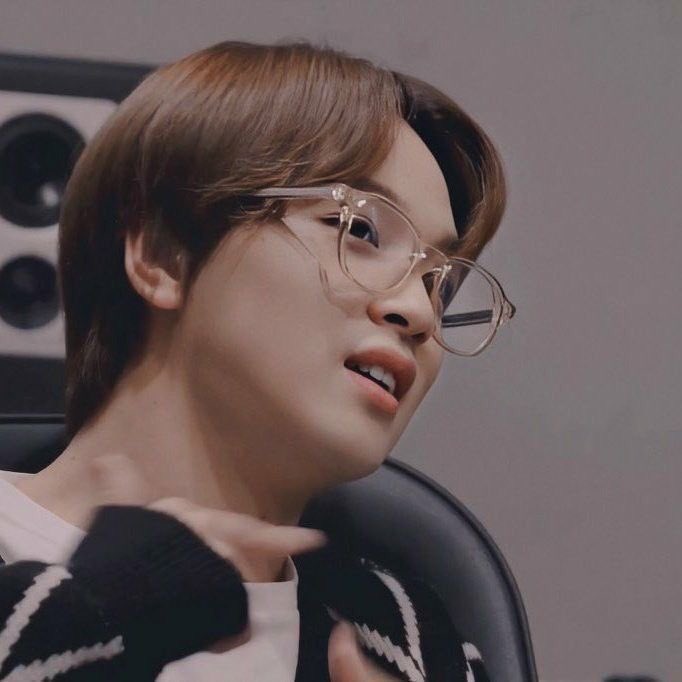 nfymna's tweet photo. -ˋˏ 𝐝𝐚𝐲 𝟗 ˎˊ-

🐻: recommend song for Haechan to sing

🌻: PAYPHONE !! cocok aja gitu lagunya kalo haechan nyanyiin hehehe

#HAECHAN #해찬 #NCT
#30Days_Haechan_challenge #30일_해찬_첼린지 https://t.co/oJfUhwcBRF