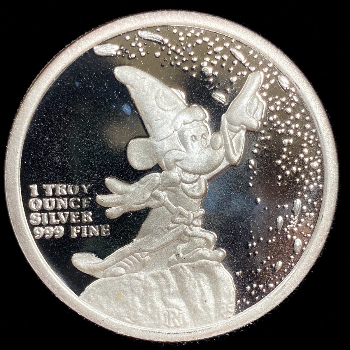 cascadecoins's tweet photo. 1987 Disney Mickey Sorcerer's Apprentice 1oz .999 Silver Proof Coin #464 - RARE
https://t.co/92rrSulAeh
#MickeyMouse #sorcerer #sorcerersapprentice #disney #Disneyland #DisneyWorld #disneysilver #silver #silverstacking #silvercollecting #1oz #silverart #silversqueeze https://t.co/kNOWaAXu8k