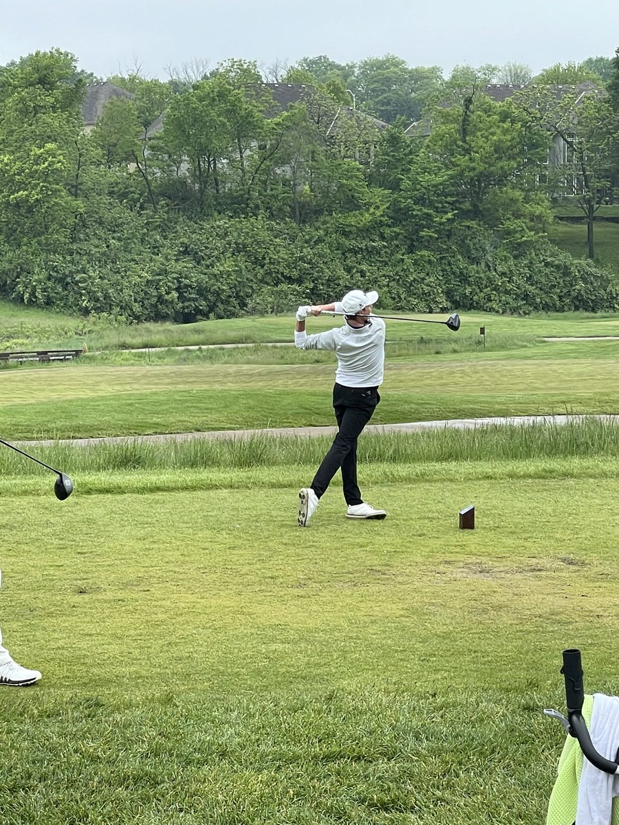 BVNW_Athletics's tweet photo. Ian McCrary teeing off at Regionals at Prairie Highlands. @NwhuskyG #ONENW #hititstraight #hititfar https://t.co/t2iQ41UyiU