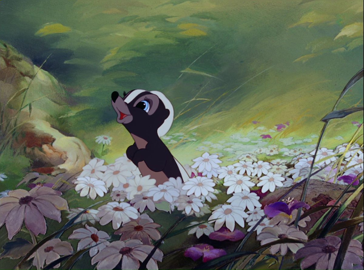 |et si on ne regardait pas le monde par l’intermédiaire de son téléphone portable ?n’avez vous jamais buté sur un piéton concentré sur son petit écran ?| Usbek &amp; Rica - Le toucher et l'odorat, nouveaux moteurs de la créativité ? buff.ly/3uWpS33