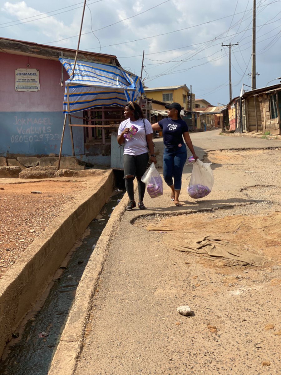 lo_ni_mi's tweet photo. PAD HER UP (Street Edition)
On Saturday, we distributed sanitary pads on the streets of Ibadan. 

We walked the streets of IB and Challenge, under the sun and in the rain😭😭😂😂 https://t.co/AQxmB7xfBN