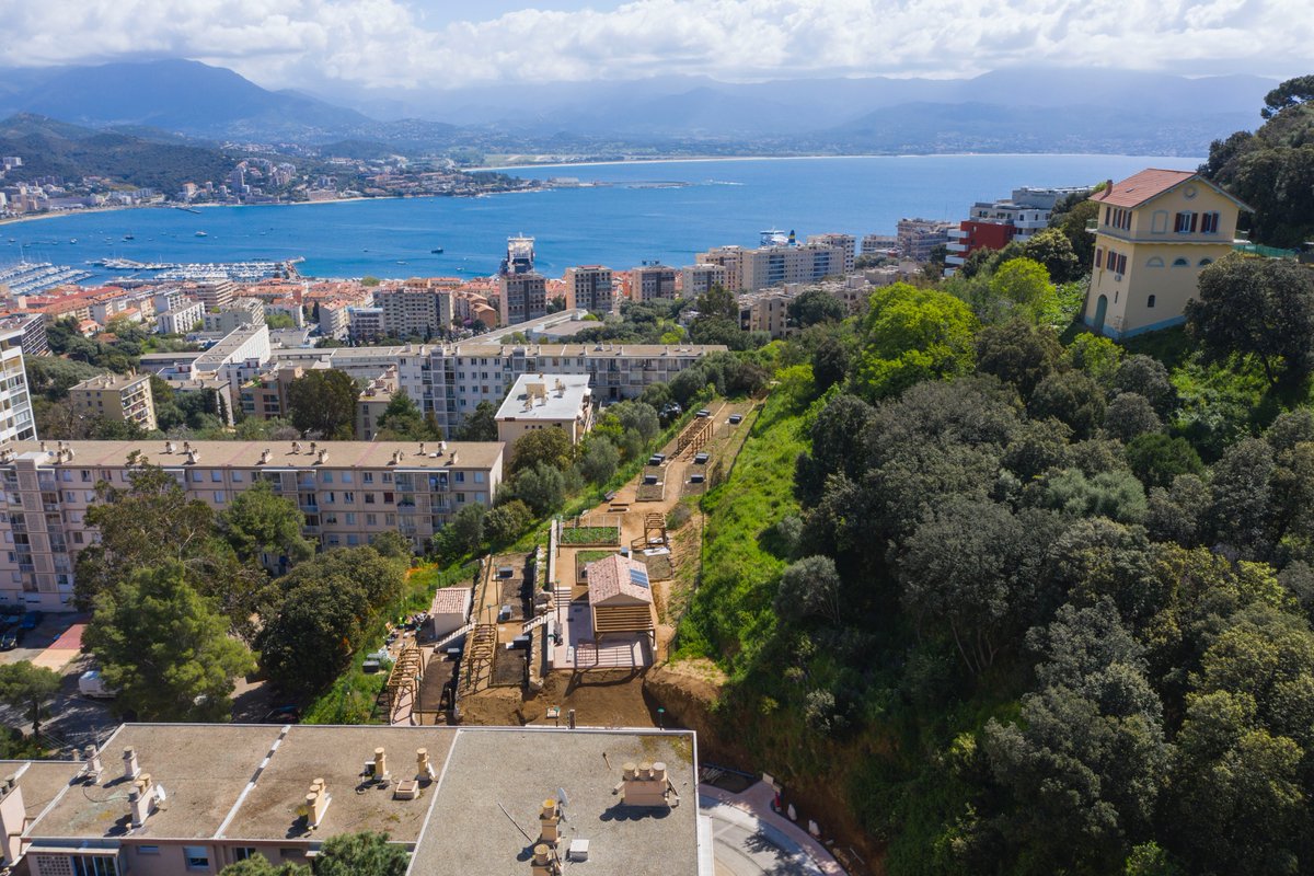 LMarcangeli's tweet photo. 🍀 Améliorer le cadre de vie du quartier de l’Empereur, tout en favorisant la cohésion et le lien social : pari réussi pour la @VilledAjaccio et ses nouveaux jardins familiaux ! https://t.co/Tk0dgPgBAW