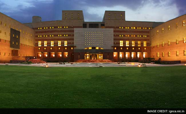 ndtv's tweet photo. Delhi's 3 Iconic Buildings Set To Be Demolished For #CentralVistaProject https://t.co/rWvEMT4FIH https://t.co/hjI3amg9q9