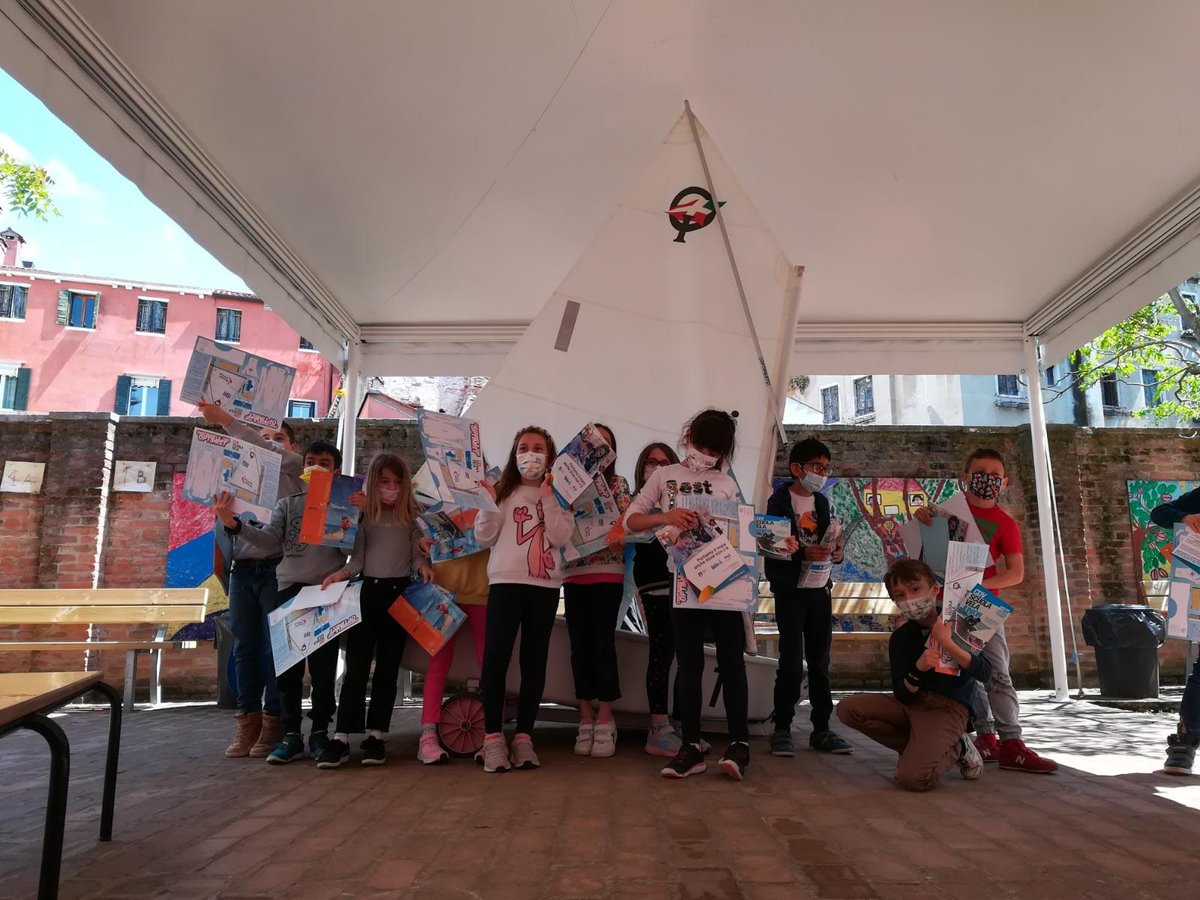 cdvvenice's tweet photo. Dal nostro allenatore Gianluca Cerini presso la scuola Bernardo Canal per una lezione di teoria agli alunni delle elementari in attesa dell'Open Day  #compagniadellavela https://t.co/oKLhF8hOhx