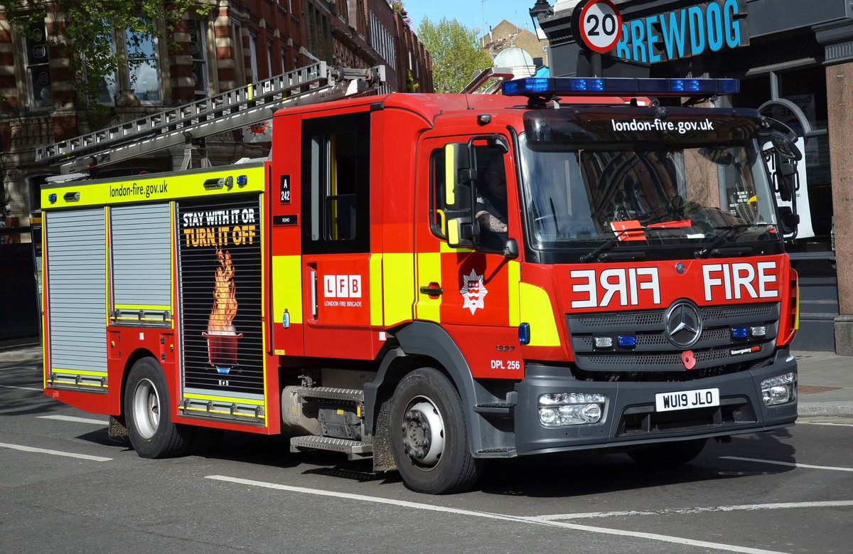 fireenguk's tweet image. Here is the Pump Ladder and Pump from #Soho Fire Stn in @LFBWestminster @LondonFire seen recently returning to home stn on Shaftesbury Avenue. Both appliances based on @MercedesTruckUK Mk3 Atego Chassis with bodywork by @EOneUKLtd #LondonFire