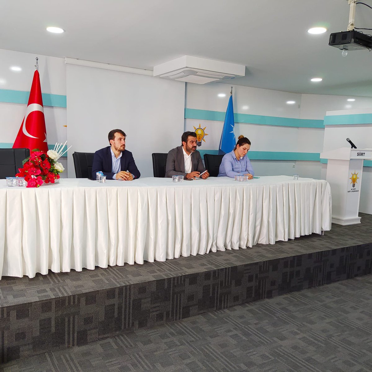 AvEkremOlgac's tweet photo. İl Yönetim Kurulu Toplantımızı Pandemi kuralları çerçevesinde gerçekleştirdik. gündeme ilişkin konuların görüşüldüğü toplantının hayırlar getirmesini temenni ediyorum. https://t.co/5LGnVIsXtw