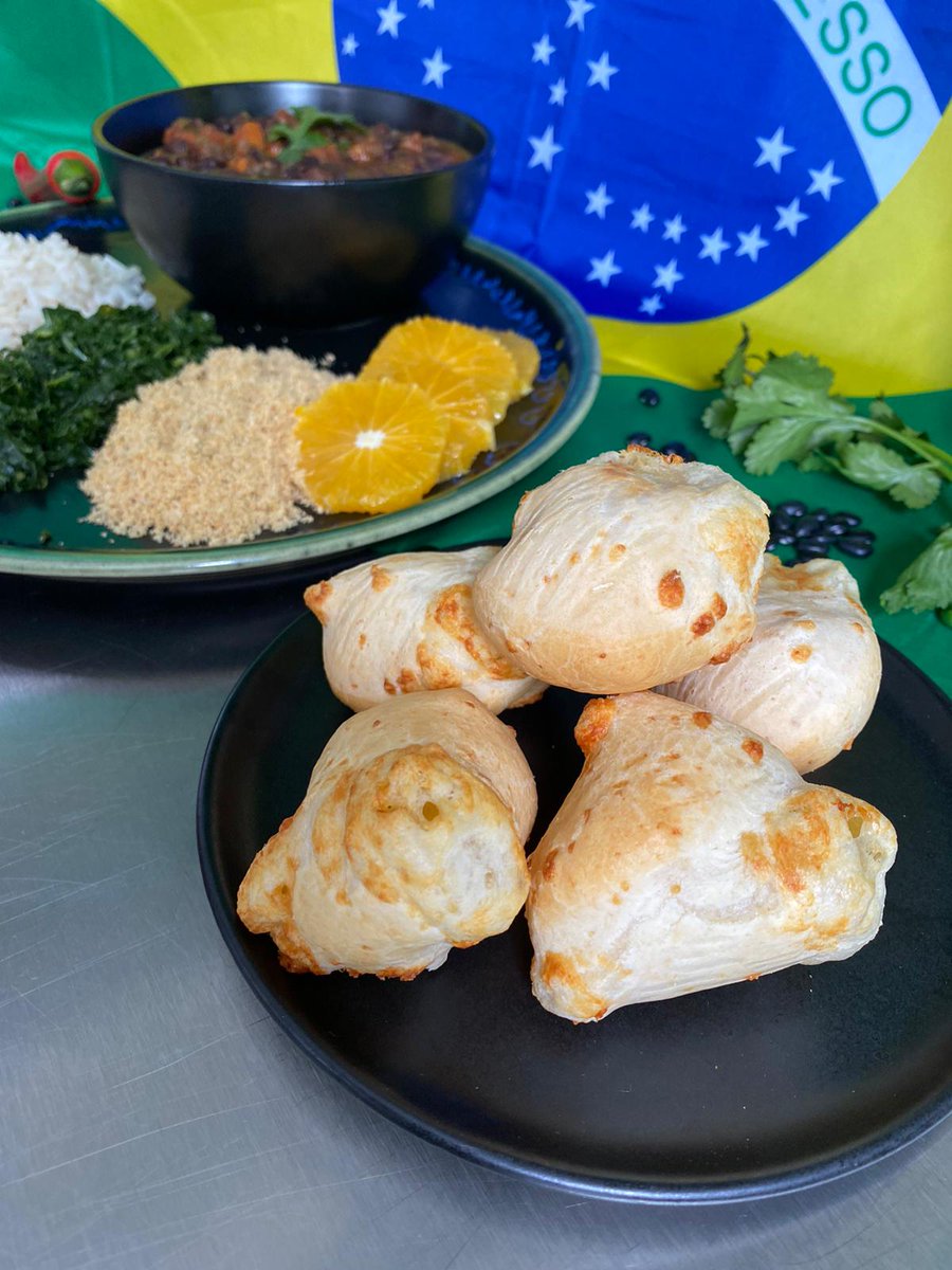 #MeatfreeMondays with Brazilian flavour <a href="/NBH_WestHamp/">NBH Nursery & Pre-Prep West Hampstead</a> by lovely Silmara, Vegan feijoada with rice, stir fried kale, farofa, and pão de queijo (cassava cheese bread). <a href="/ThomasFranksLtd/">Thomas Franks Ltd</a> @LeeScott68 <a href="/rita_capaldo/">Rita capaldo</a>