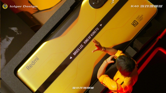 UX_Tech_FR's tweet photo. Quelques photos du Redmi K40 Gaming Bruce Lee Edition prises par Lolger Design !
#Xiaomi #Redmi #Redmik40 #RedmiK40Gaming #RedmiK40GameEnhancedEdition #BruceLee #GamePhone #UniversXiaomi https://t.co/Geq63FvArV