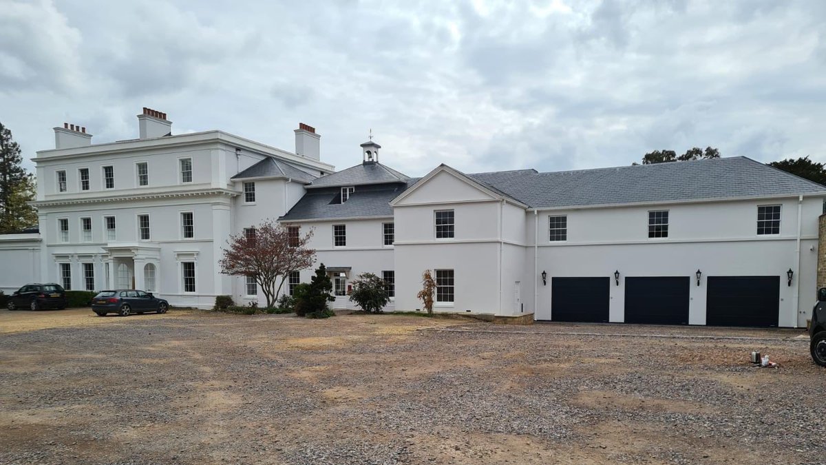 EquusDB's tweet image. An image from a previous project, the stunning Brantridge Park. The team completed residential work here across the whole home, a truly magnificent property ✨ #EquusProjects #ByEquus