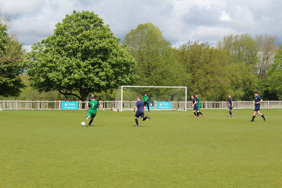 windsor_town's tweet photo. ⚽️ Goals for both @OWebb82 &amp; @WoolfordAaron in a game of many chances
🧤 1 out of 2 penalties saved isn't bad for the keeper

Frustrating result from a good performance. Plenty to take away and develop for next season. Thanks to @ASFAMaidenhead7 for hosting.

⭐️ 3 - 2 🟢⚫️ https://t.co/DhyWxsqSTi