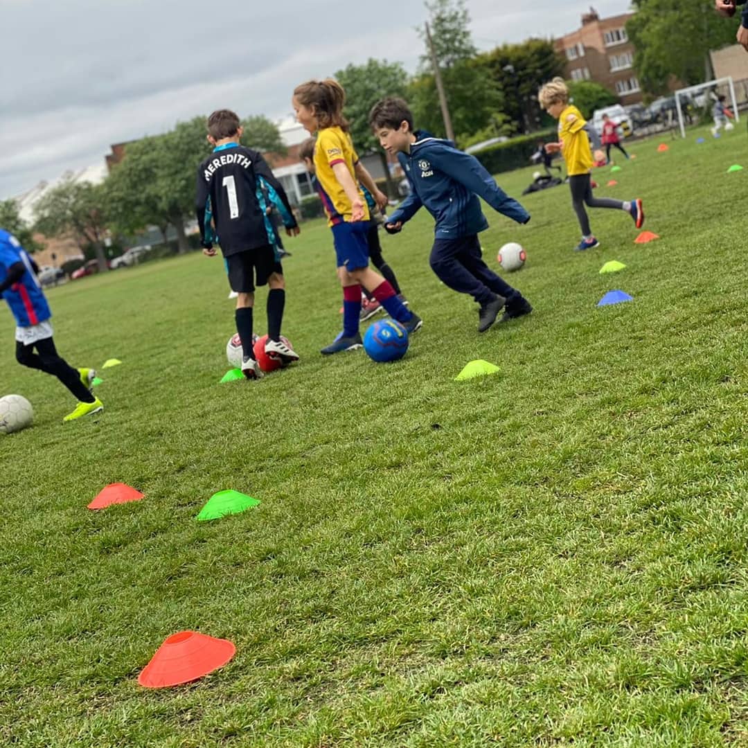 FirstTouchAcad3's tweet photo. Calling ALL INTERMEDIATE/ ADVANCED (pre-academy) boys, to showcase their skills, with the opportunity to be scouted! 🏆 ⚽️

Our midweek sessions: 
MONDAY - Boys beginners
TUESDAY - Girls beginners
WEDNESDAY - Boys Advanced 
THURSDAY- Boys Advanced

🙌🏾🙌🏾🎉🎉🥳

#football #coaching https://t.co/yykU3PZwXr