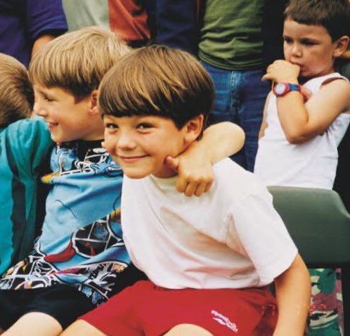 SamiraYahaira's tweet photo. Primer voto del día 
I vote #Louies for #BestFanArmy at the #iHeartAwards https://t.co/Nfp4DKFcor