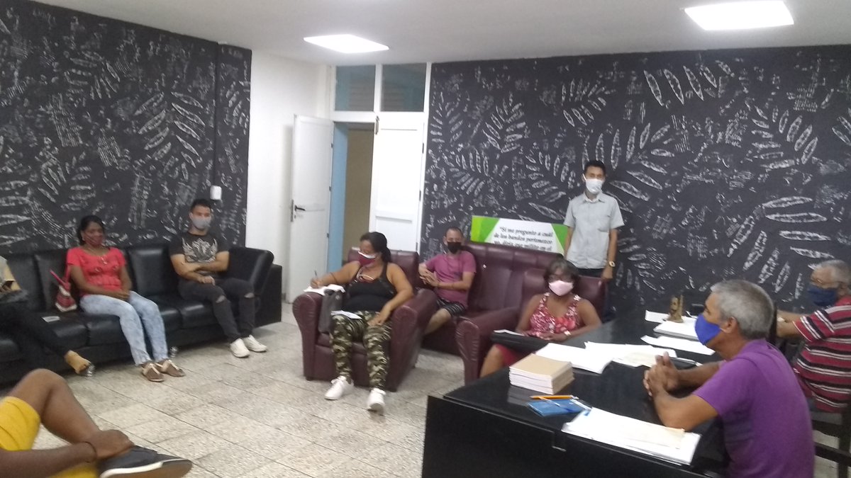 EdelvaIPVCEAM's tweet photo. Reunión con el Grupo Tecnológico actualizando las nuevas orientaciones sobre las publicaciones.
#Dpestgo 
#SomosCuba 
#Preuniversitario 
#cubamined  
#santiago 
#IPVCE
@FundichelyRosa https://t.co/dk0fNY9iWt