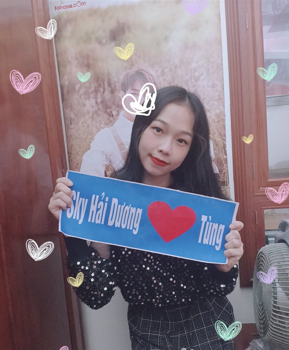 _quynhminn's tweet photo. Hưởng ứng chiến dịch SKY STAY HOME
Gửi lời chúc chiến thắng từ Hải Dương đến Bắc Giang 💪
Việt Nam quyết thắng đại dịch 🇻🇳🇻🇳

@sontungmtp777 
#SkyStayHome
#SonTungMTP 
#MuonRoiMaSaoCon https://t.co/pagYvfWHuf https://t.co/m2YrRry38K