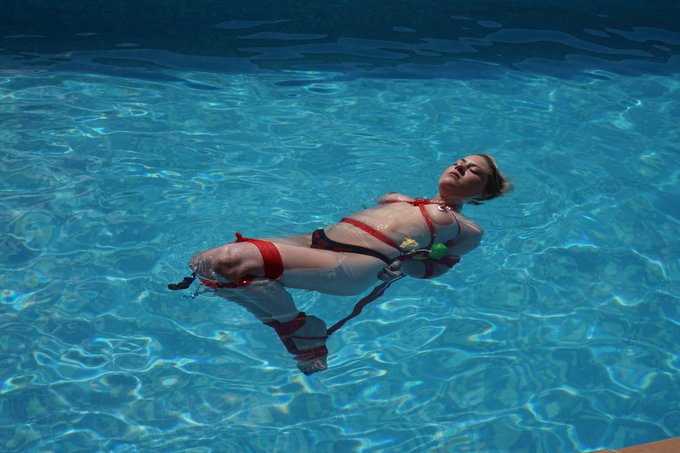 G'morning! Get to see my water bondage video over the weekend? If not, dm there (letting me know you