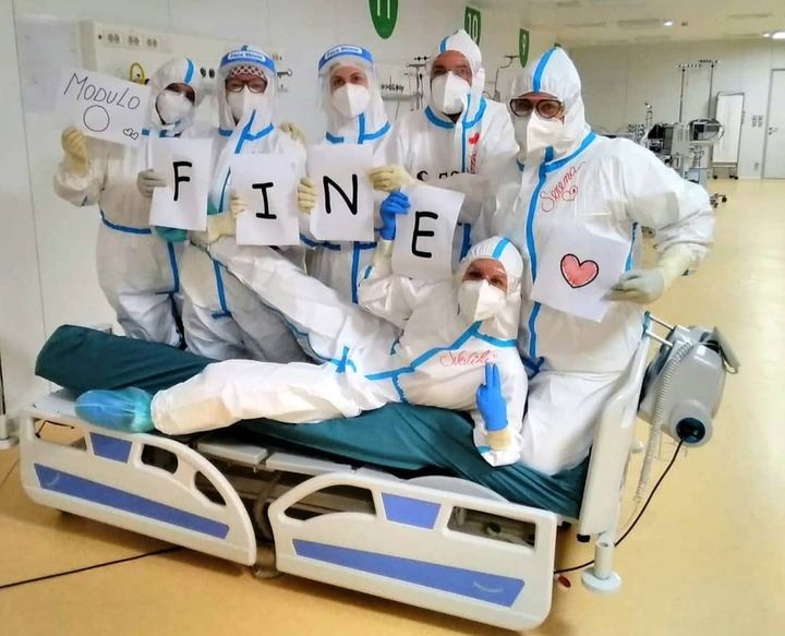 FontanaPres's tweet photo. Dopo quasi 200 giorni di attività, nell'Ospedale in Fiera di Milano, chiude il primo modulo di cura ad alta intensità, gestito da 7 medici e 19 infermieri dell’équipe dell’Asst dei Sette Laghi.  Un'ottima notizia, segno tangibile della pandemia… https://t.co/xF0yKtRLKW https://t.co/ogo0oysBbe