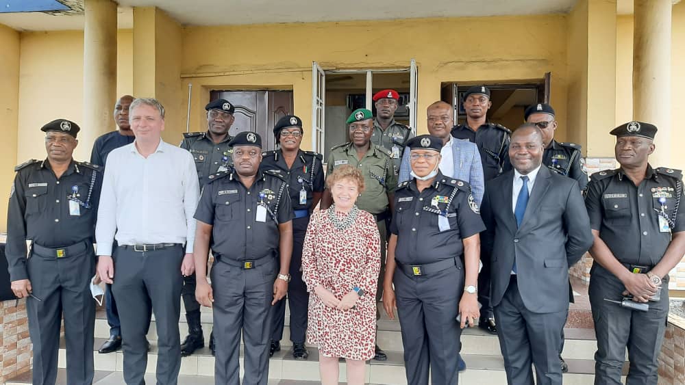 CatrionaLaing1's tweet photo. Heard from @PoliceNG_Rivers about security challenges. The losses suffered by @PoliceNG are horrific. The Police alone cannot deliver security. We discussed the importance of working with civil society, traditional rulers, women leaders & religious leaders at the community level. https://t.co/sY3QJYLH8U